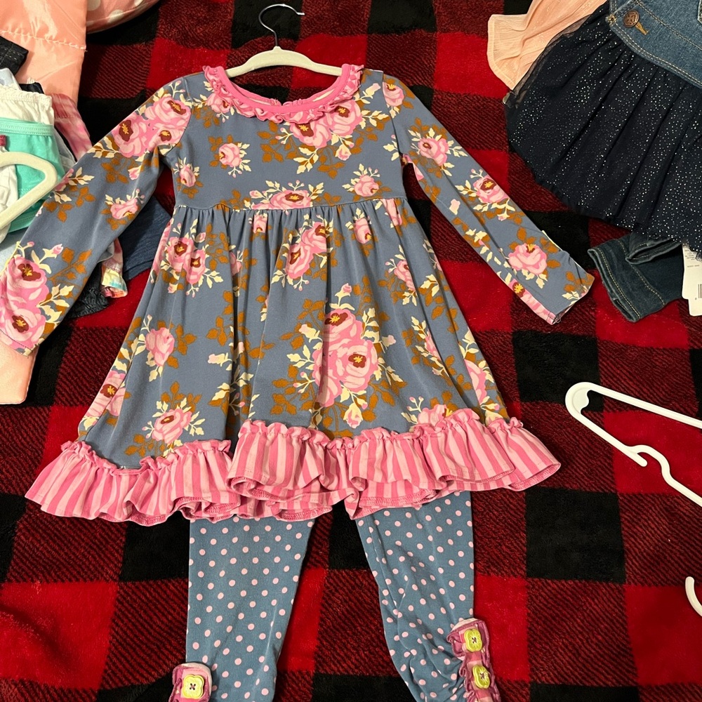 Matilda Jane tunic and leggings. Gently used. Size 2.